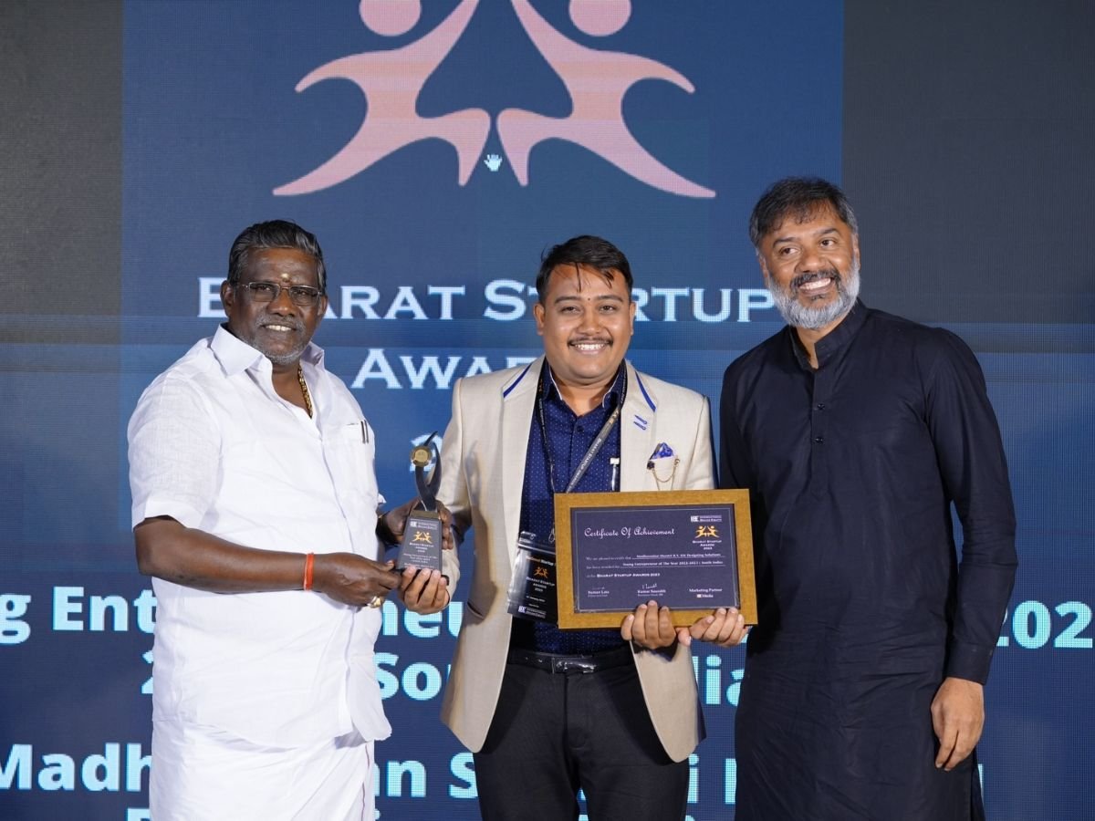 Dr. Madhusudan Shastri B.V. was presented with Young Entrepreneur Award by IBE Bharat Startup Awards on National Startup Day in a Prestigious Event held in Bangalore