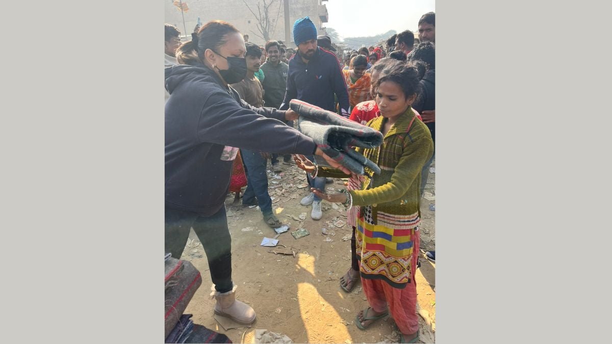 NGO ‘Change in Motion’ distributed blankets to migrant labourers of Wazirabad