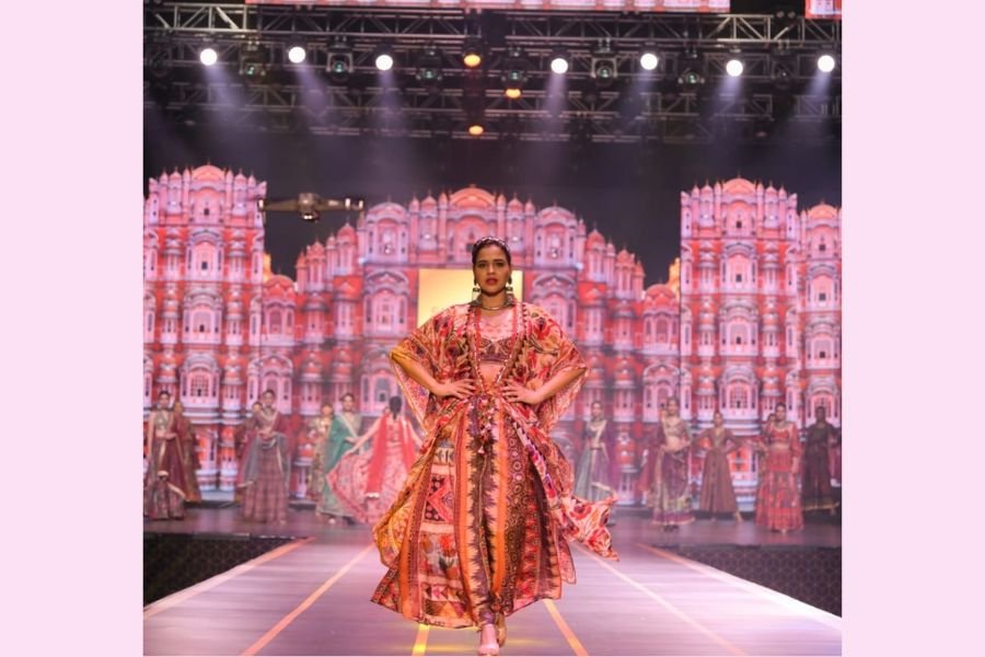 Bollywood celebrities Rakul Preet, Mika Singh and Utsav Dholakia add glamour to IPF Expo in Jaipur
