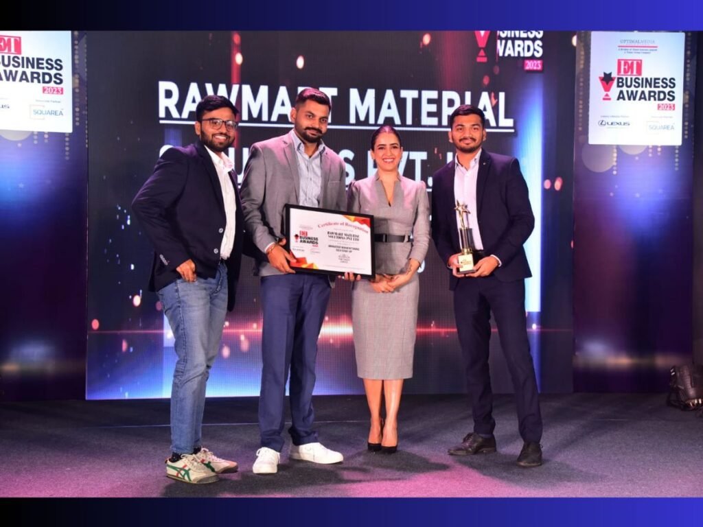 Rawmart Co-founder & CEO Shrenik Bora, felicitated at ET Business Awards 2023 - Tejas Changede, Saurabh Rana and Shrenik Bora, felicitated by Sanya Malhotra at the ET Business Awards event in Pune - PNN Digital