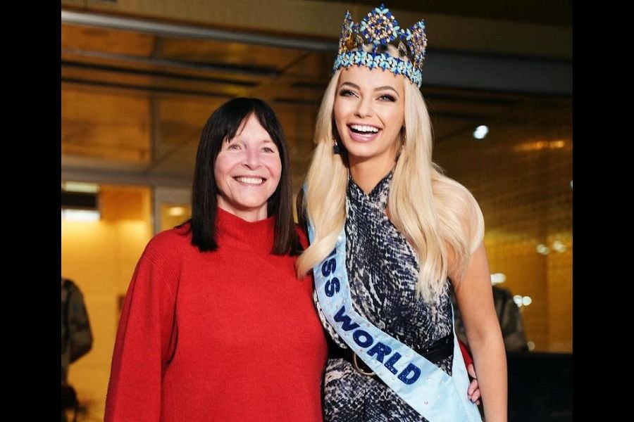 71st Miss World Festival: A Dazzling Return to India will be streamed & Telecast across the Globe - Chairman and CEO of the Miss World Organization, Ms. Julia Evelyn Morley CBE with Current Miss World Karolina Bielawska of Poland  - PNN Digital