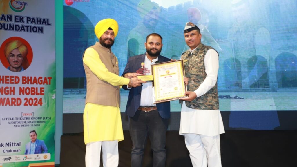 Satyam Kumar Honored with 'Shahid Bhagat Singh Noble Award' at 'Ek Shaam Desh Ke Naam' Event