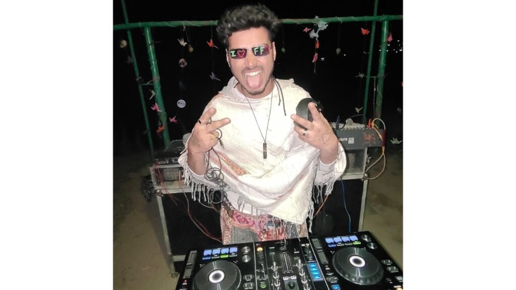 DJ