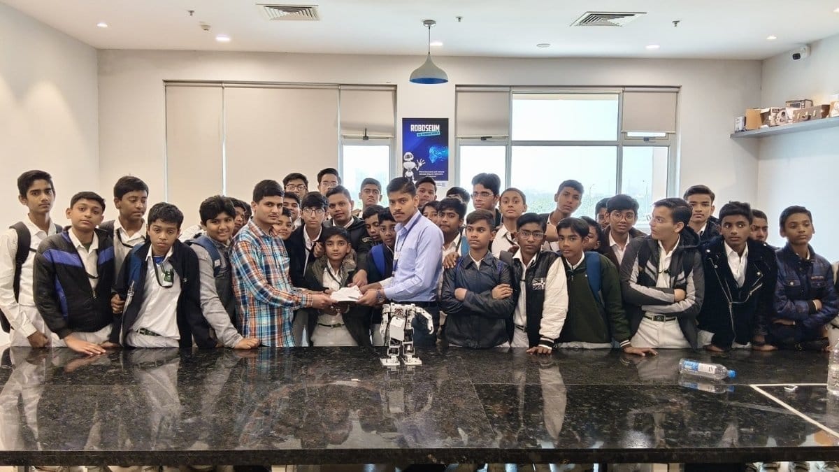 Daily Hands-on Educational Activity at the Robotics Gallery for School Students: An Enthusiastic Experience with Technical Learning Daily Hands-on Educational Activity at the Robotics Gallery for School Students – An Enthusiastic Experience with Technical Learning-pnn
